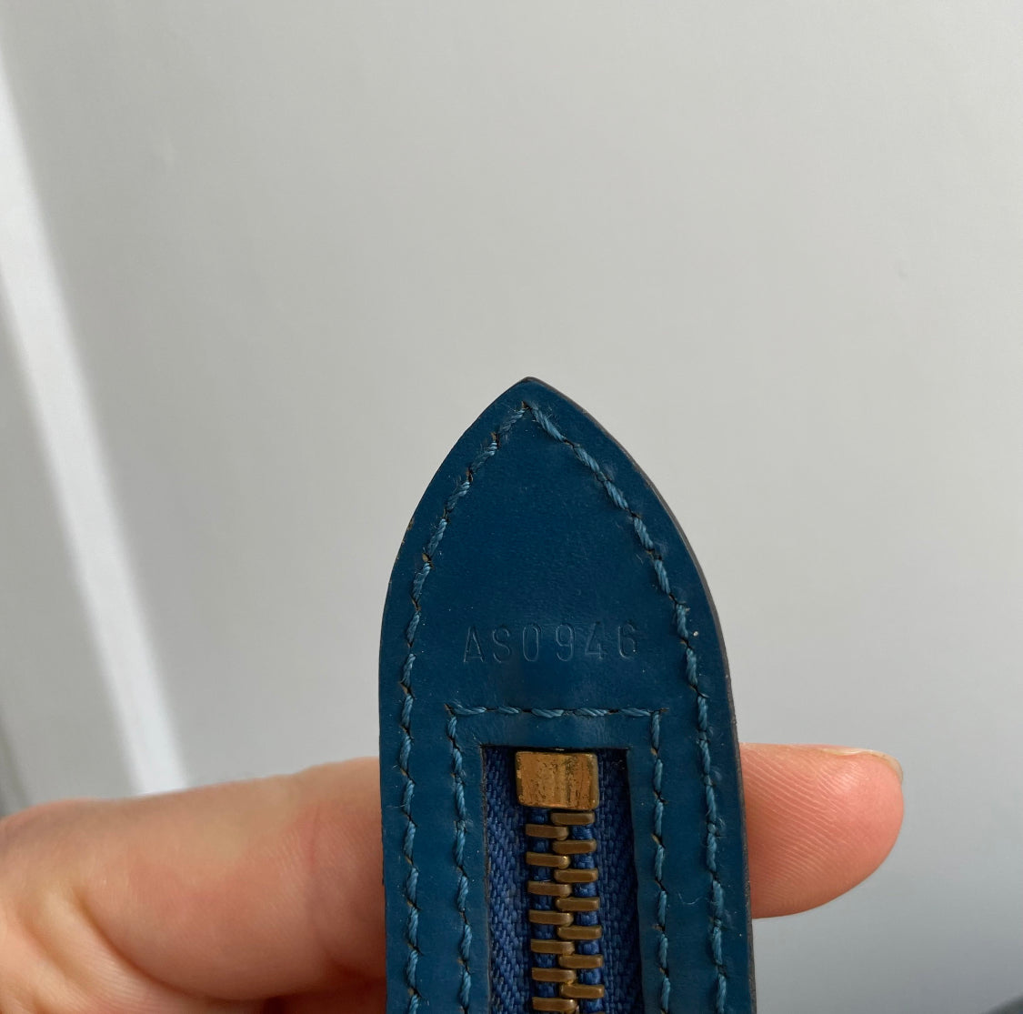Louis Vuitton Epi Saint Jacques skuldertaske i blå læder