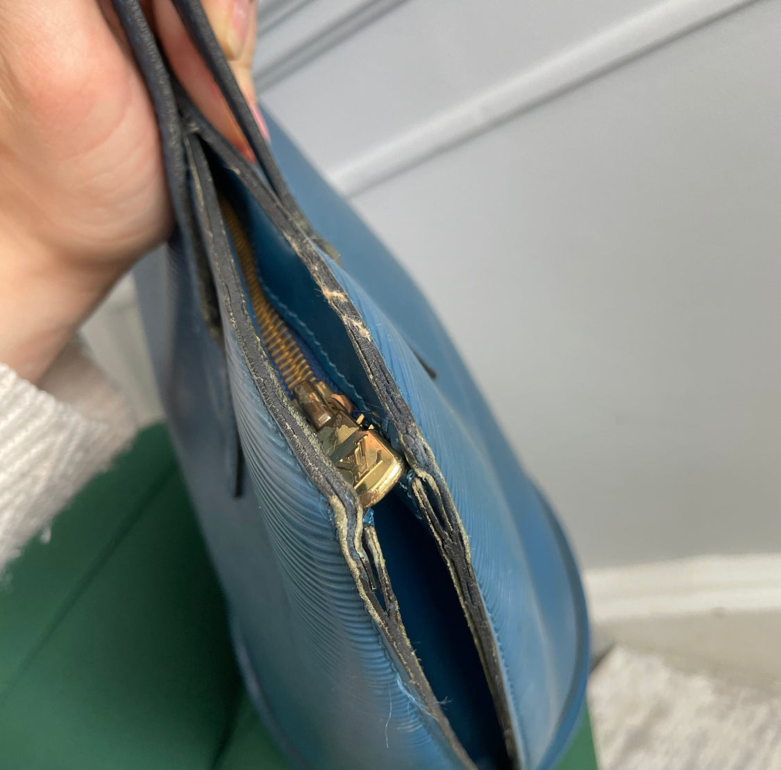 Louis Vuitton Epi Saint Jacques skuldertaske i blå læder
